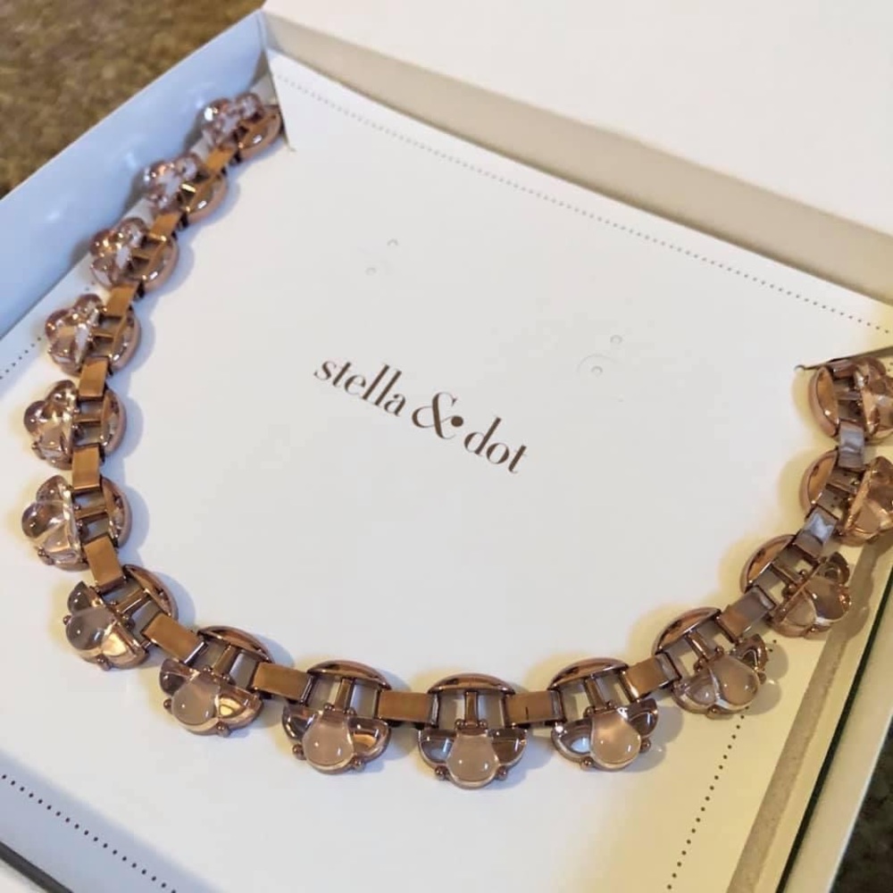 New Stella and Dot Fleur Necklace